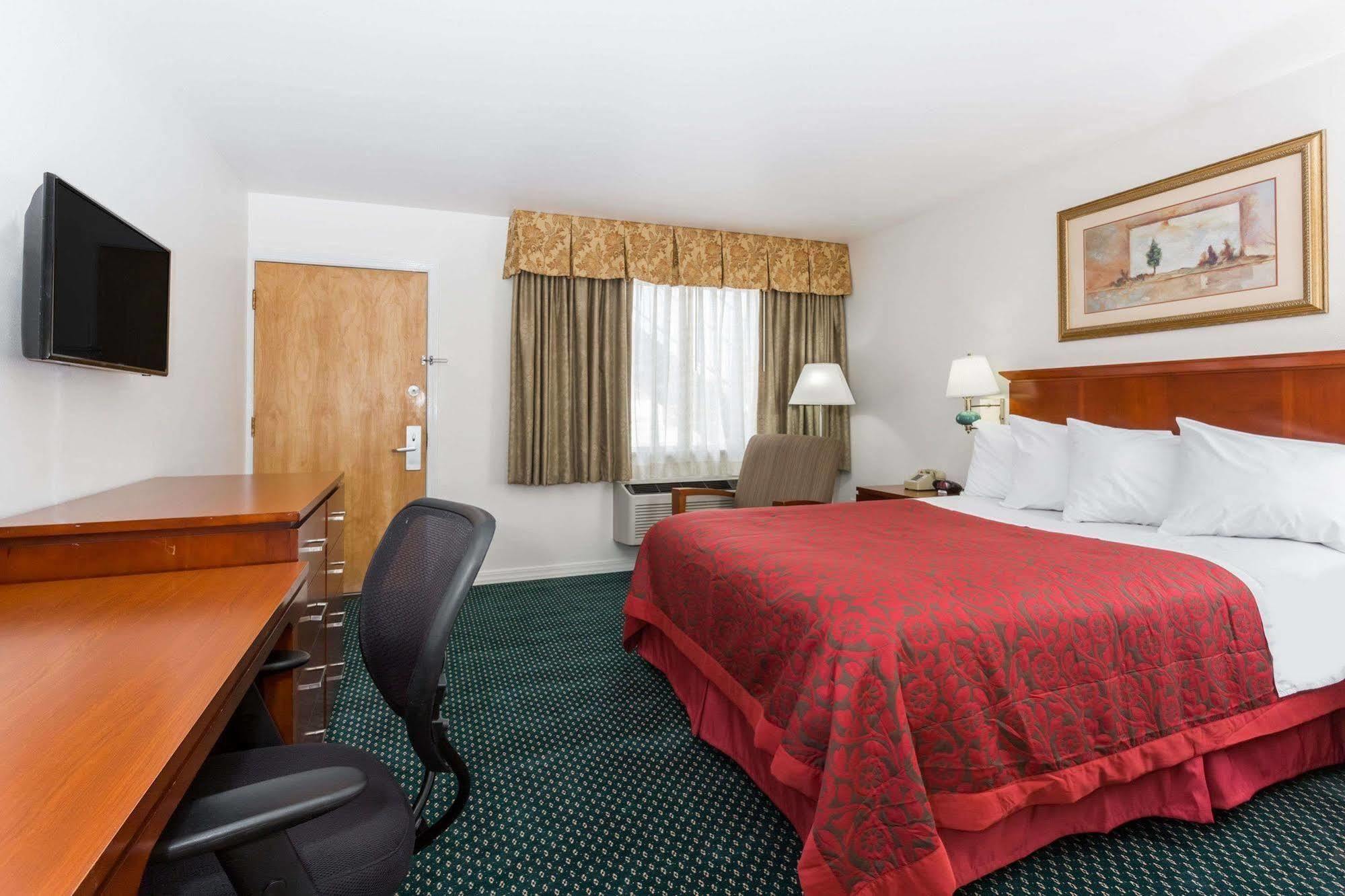 Days Inn By Wyndham Kimball Exterior photo
